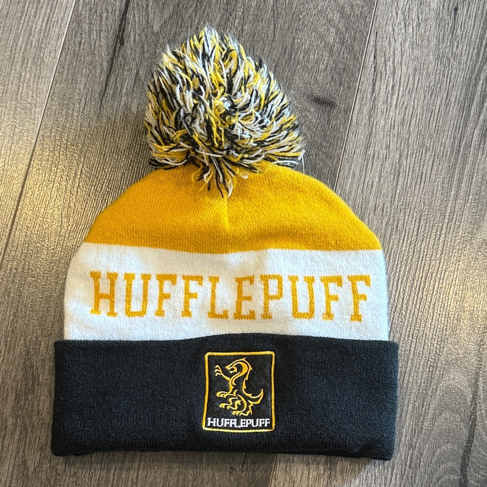 Wizarding World of Harry Potter Hufflepuff Pom-Pom Beanie - Yellow and Black